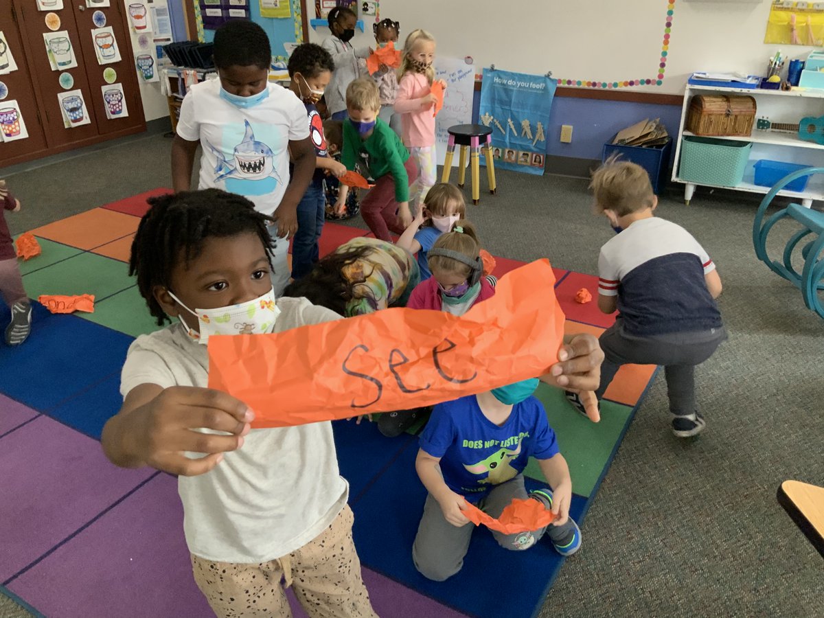 MrsSjolie's tweet photo. On a hunt for words at the pumpkin patch! We got to practice reading and spelling our learned High Frequency words with this fun game that got us moving! https://t.co/bpiu4uBt8z