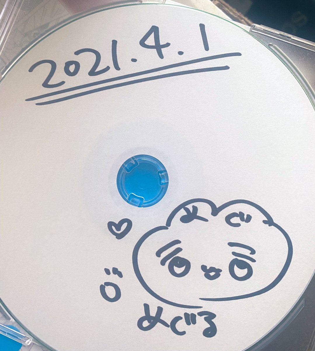 FamousDreamidol's tweet photo. 「hello,world」幸いにして音源を持っていた。
ある程度出力あるスピーカー🔈で聴くとやっぱり良い。
#カレバン
#caressvanend
#madviolet https://t.co/ADLww6mL7x