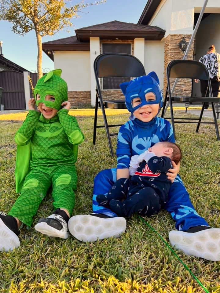 TXPackerChick's tweet photo. I hate that I missed the party but good thing for FaceTime so I could say HappyBday to #BabyAlbert ππ canβt believe heβs 4!! #BabyEzekiel #BabyLiam #TiaLife https://t.co/1ip53xsqFF