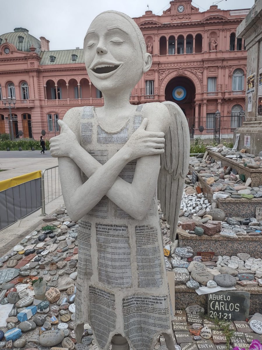 #GuardianesDeNuestrasPiedras
Infinitas gracias a la escultora Patricia Zoani  por este maravilloso trabajo "Más Allá".
<a href="/JonatanViale/">Jonatan Viale</a> <a href="/EleonoraCole/">Eleonora Cole</a> <a href="/Marianaarias/">Mariana Arias</a> <a href="/LicAuraMarinaR1/">LicAuraMarinaRiosFlores</a>