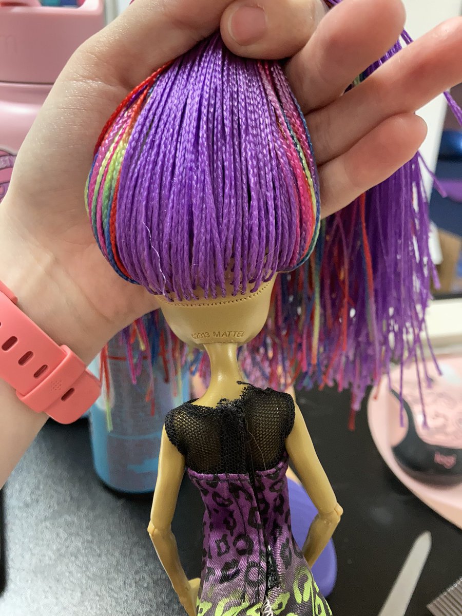 Forbezilla19's tweet photo. #kaypeatutorials just wanna share my doll I rerooted! I love her so much! My first attempt for box braids on my dolls! 😁 #ididthething @KaypeaCreations https://t.co/33YHf8Mmhn