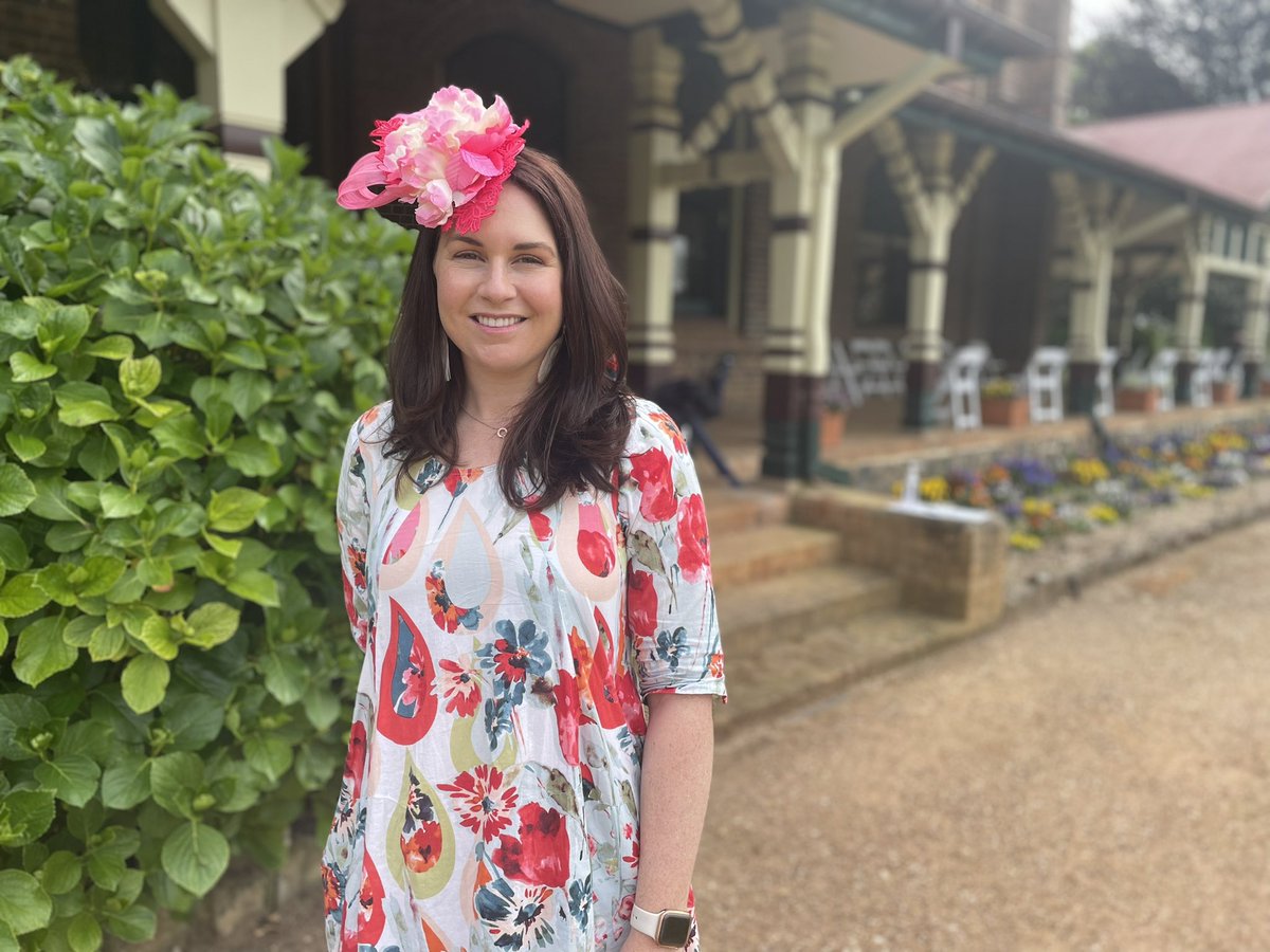 We didn’t forget it’s #MelbourneCup day, flashing some fashion, Walcha’s Anna Barwick popped in with some advice for @KristyReading <a href="/UniNewEngland/">Uni of New England</a> during our ABC #recovery broadcast