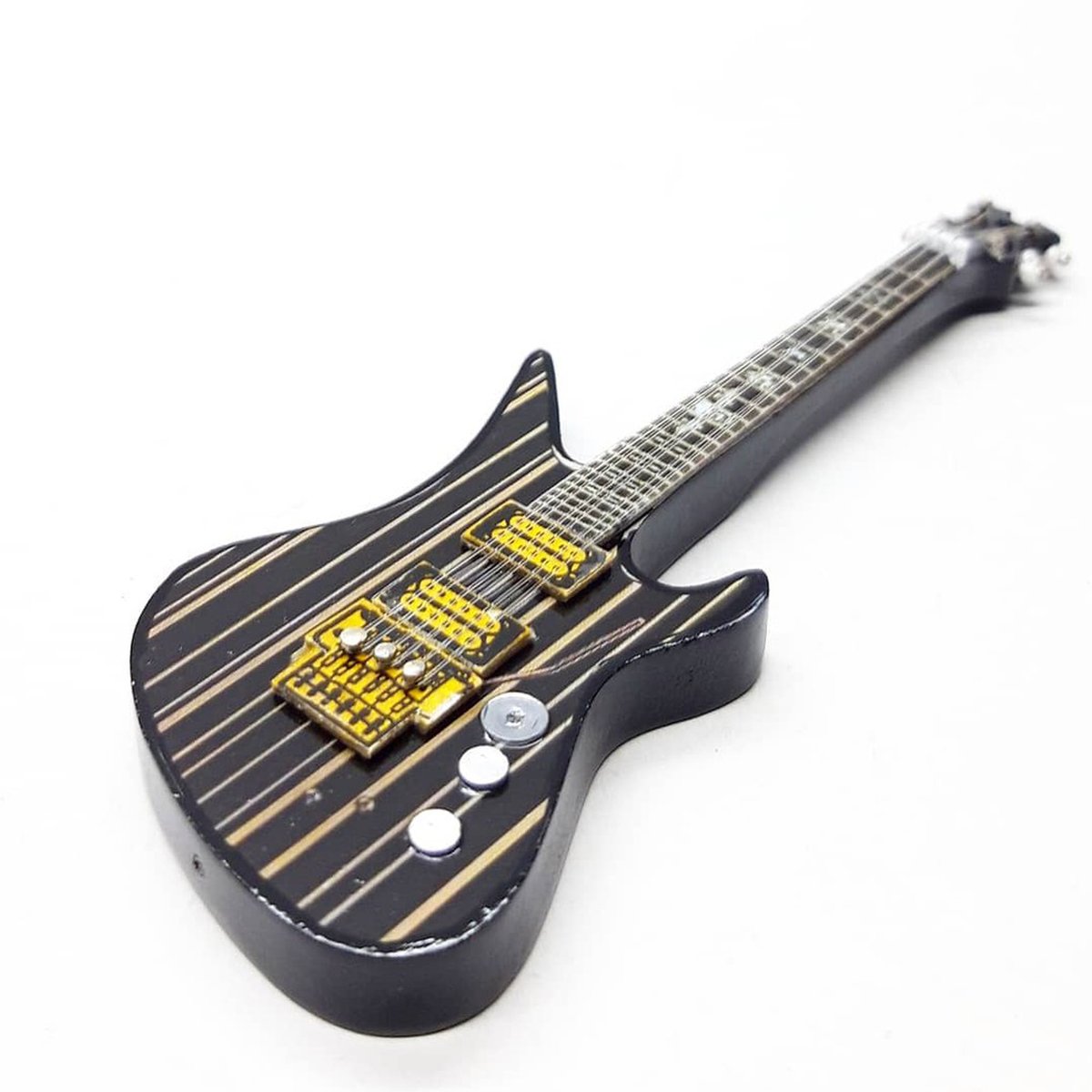 digitalsedayu's tweet photo. Miniature Guitar Schecter Avenged Sevenfold Synyster Gates, Perfect Music Gifts. https://t.co/j5LJqPPnvW
#miniatureguitar
#avangedsevenfold
#schecter
#synystergates
#etsyvintage 
#freeshipping 
#PaidInBitcoin 
#Christmas https://t.co/kloJ83FqR4