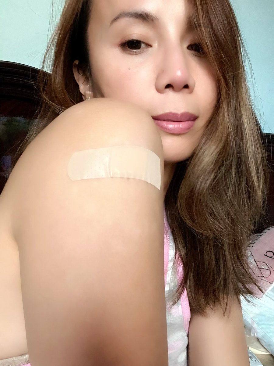 roque19_leslie's tweet photo. I got Booster shot today! #Moderna💉 https://t.co/BGCsCOkkh1