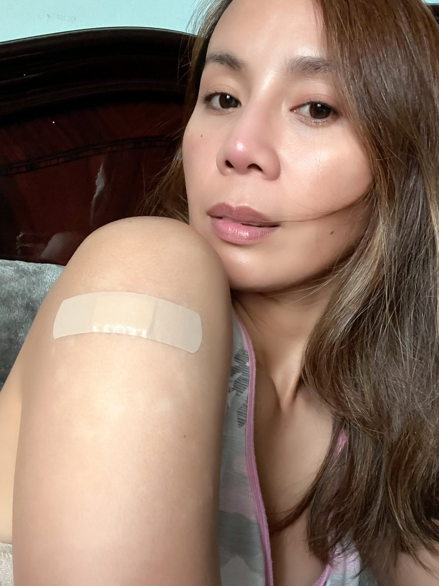 roque19_leslie's tweet photo. I got Booster shot today! #Moderna💉 https://t.co/BGCsCOkkh1
