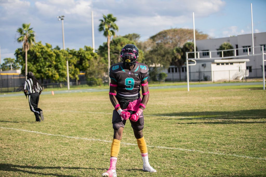 BloccBoy21's tweet photo. Say My Prayers So Ik I’m Protected By Angels 👼  Soon As I Walk In @CoachKdTheGoat @MTIPrep @chrismorant2 @MTIFootball #LLMA #LLGrandpa https://t.co/DnohM11liI