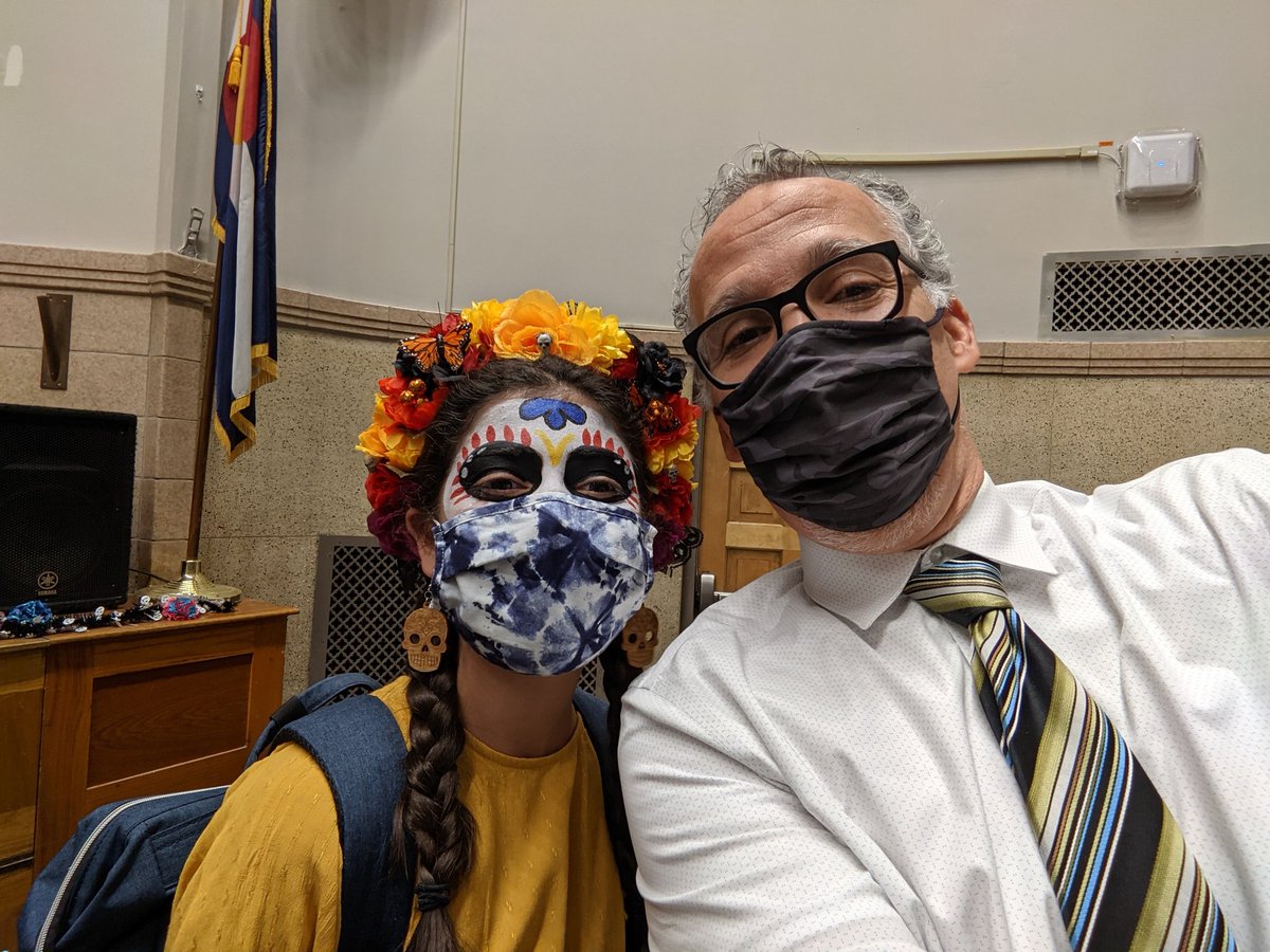 NetworkBeacon's tweet image. Thanks to the #GBMS staff and students we had a beautiful #DiaDeLosMuertos assembly. Students danced, performed and shared their stories. These are the types of events that last a lifetime. @AlexMagana_BNS @DPSNewsNow
