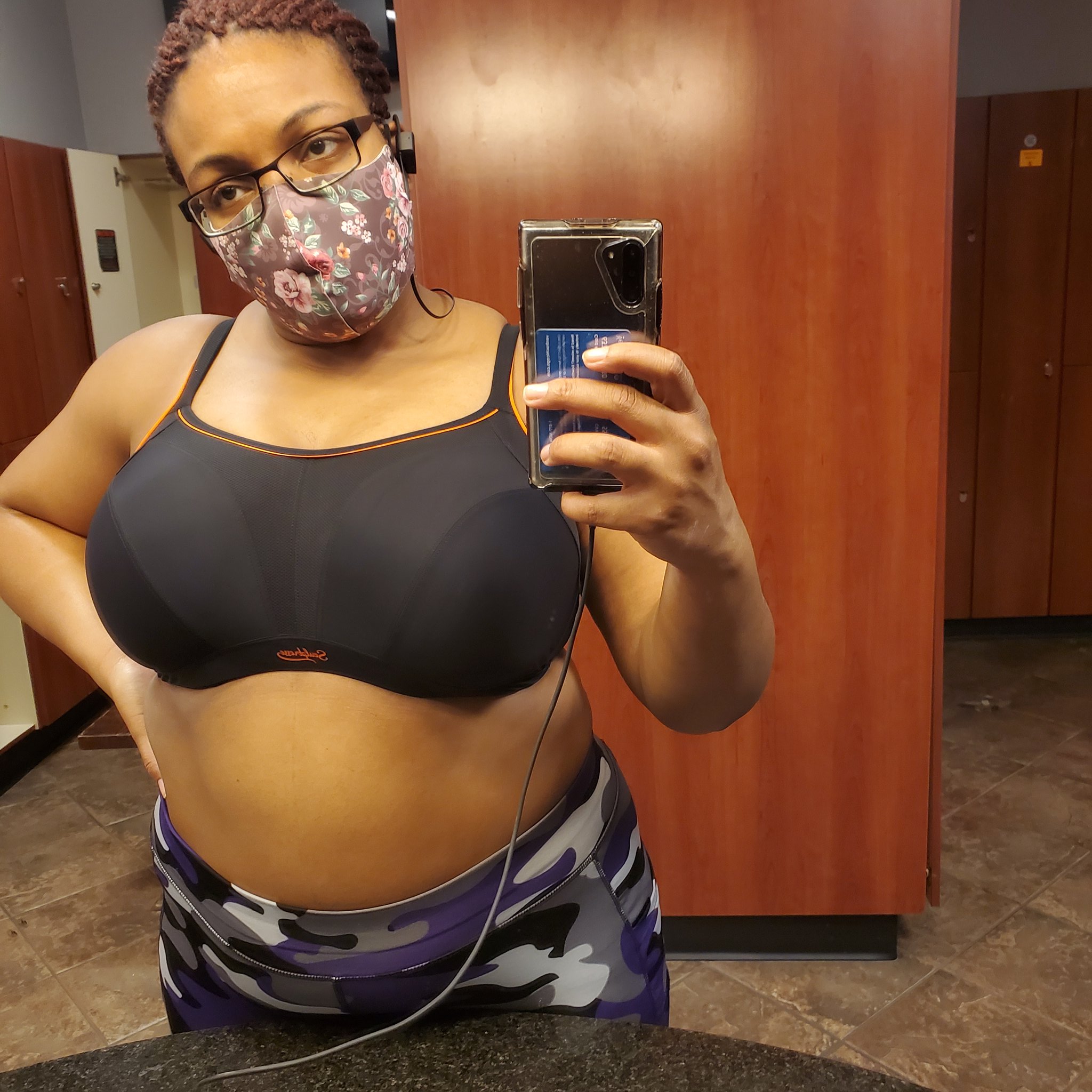 The Fatness Trainer on X: If you are wearing two sports bras to the gym  this is your sign to go get fitted immediately. I am a whole L cup.  Spillage WHERE?