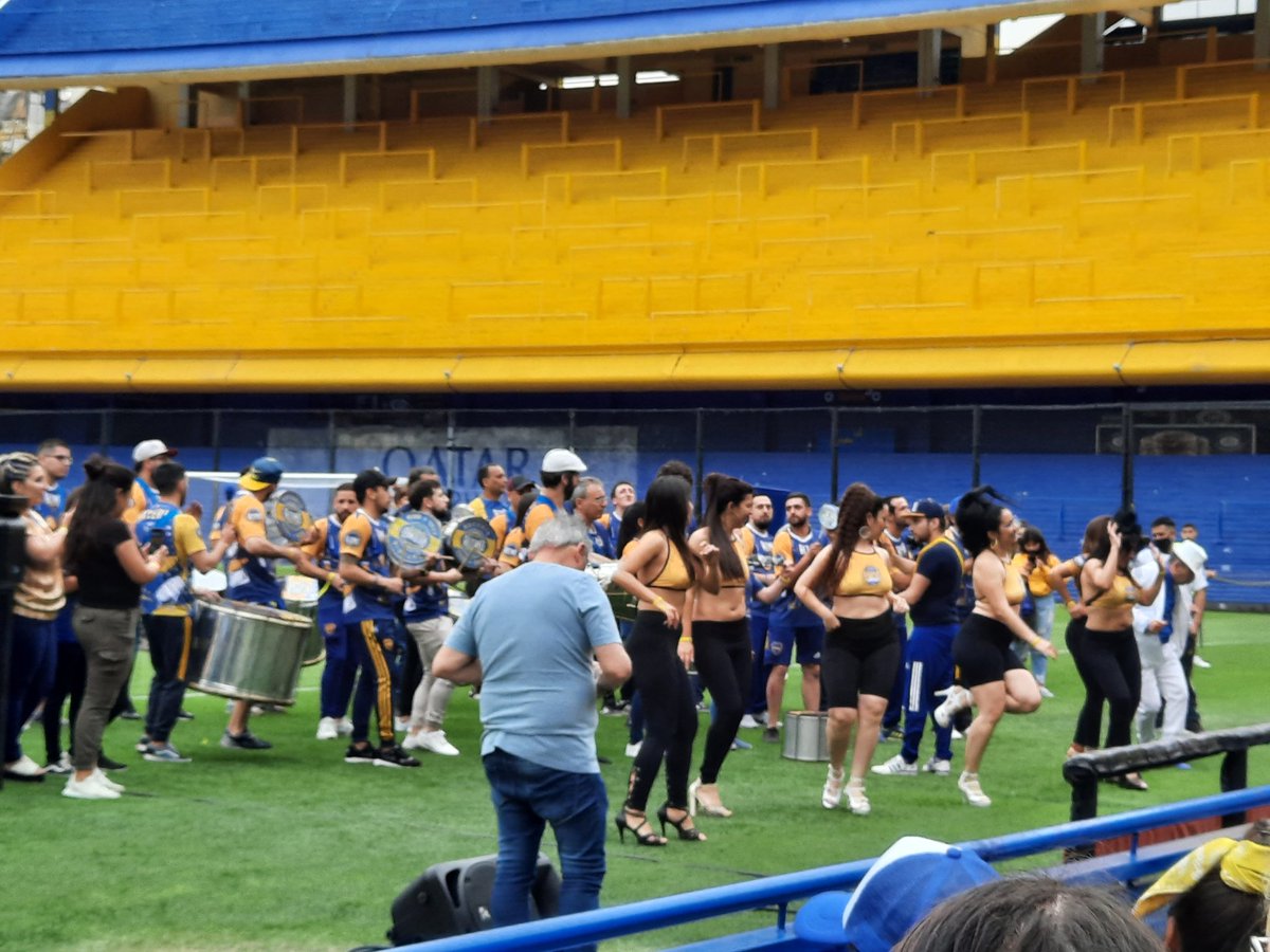 filial3dfOk's tweet photo. Gran evento del día de la madre organizado por el Departamento de Inclusión e Igualdad y su Presidenta @aadrib. Las socias junto a sus hijos/as pudieron compartir un momento inolvidable en la Bombonera. Filial 3 de febrero estuvo presente colaborando en dicha organización 💙💛💙 https://t.co/jVqu7dh0Uo
