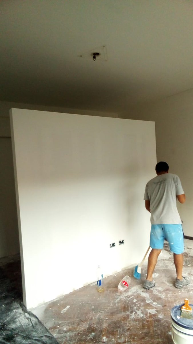 SurDurlock's tweet photo. Durlock y pintura 
Villa Ballester
Va quedando lindo 🦾
RT RT RT https://t.co/eIxDnaTuir