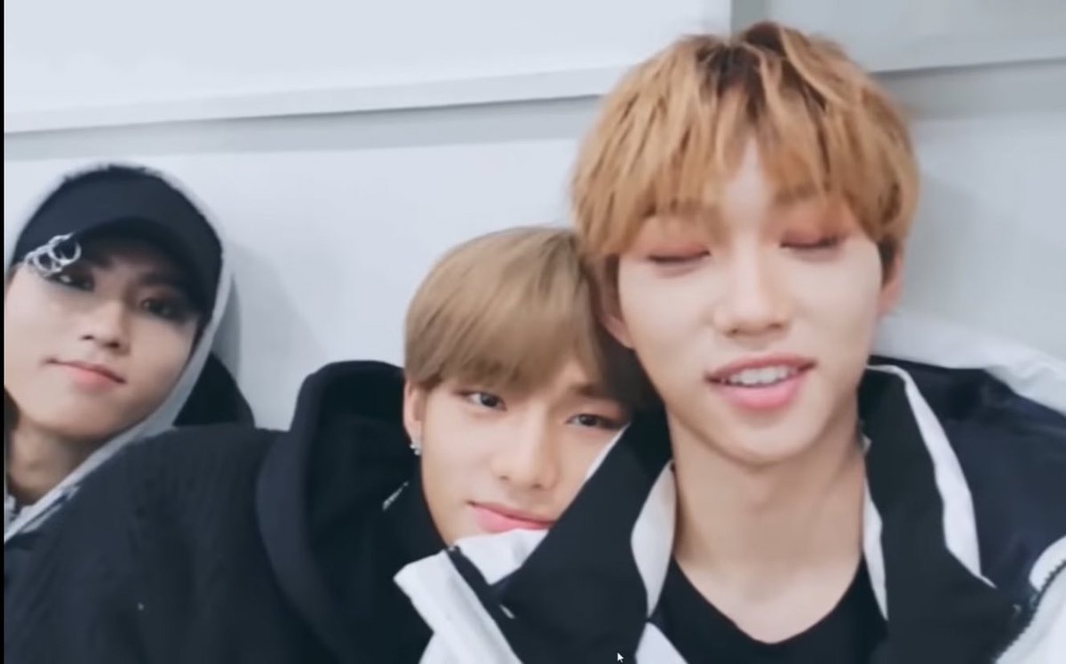 хенликсы исходники. фф хёнликсы стекло. фанфики хёнликсы. Stray kids art хёнликсы. хёнликсы фф.