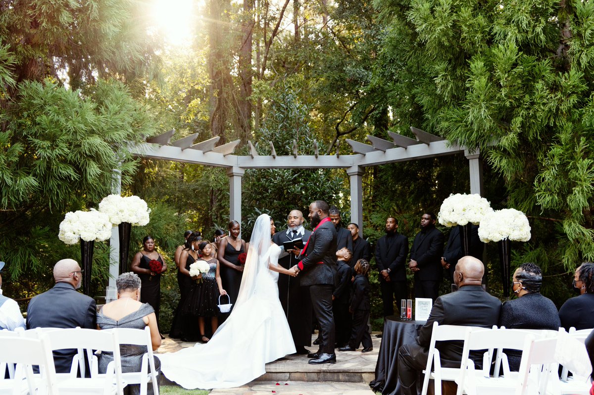 _theAnomaly's tweet photo. The Parker’s ‘21 💍

Photographers: 
ACO Studios @MarieMilons &amp; @_theAnomaly 

#acostudios https://t.co/utAirfoOff