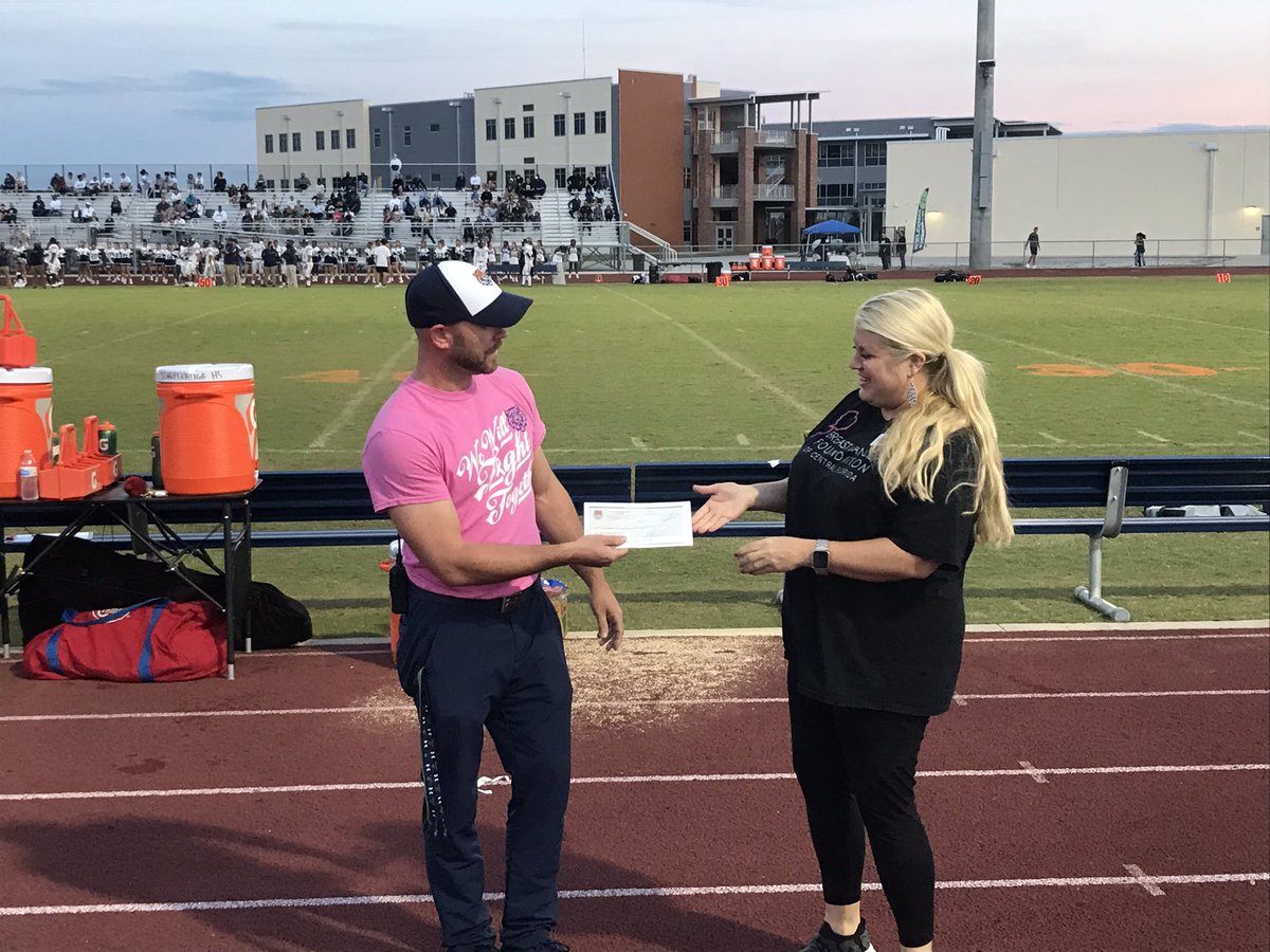 tkhstigers's tweet photo. This Oct, our Tigers help raised $1800 for the Breast Cancer Foundation of Central Florida. Coach Weilert, presented that check to Ms Mandy Middleton the Outreach Director. We are proud to give back to our community and help those who need it most.@BreastCancerCFL @Osceolaschools https://t.co/OlZ4hNmnfb