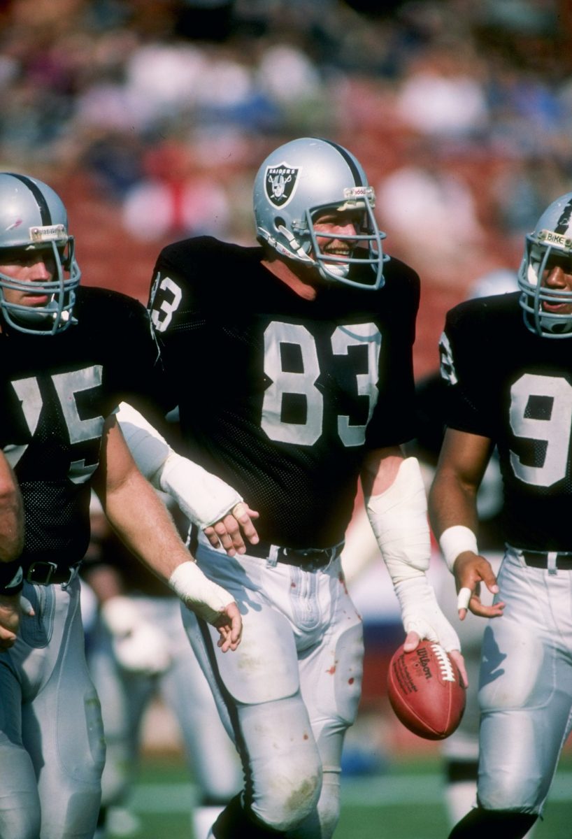 Happy Birthday to Raiders legend and NFL Hall of Fame LB Ted Hendricks 