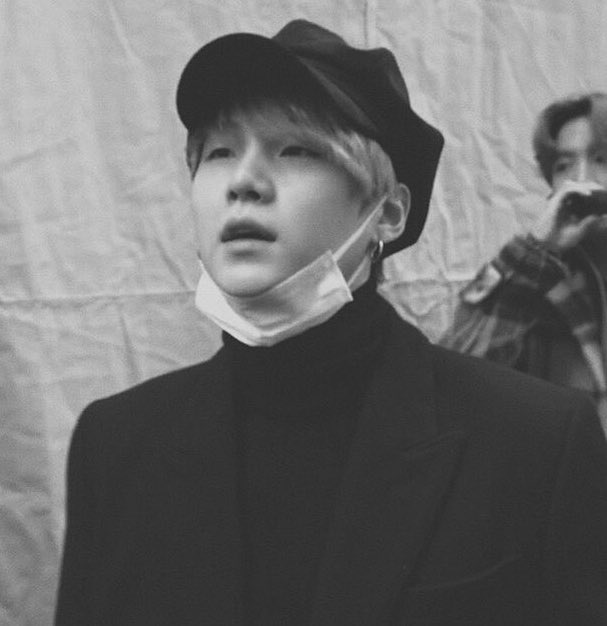 agustdfms's tweet photo. ♡ this look #suga https://t.co/mHlZ3doUpG