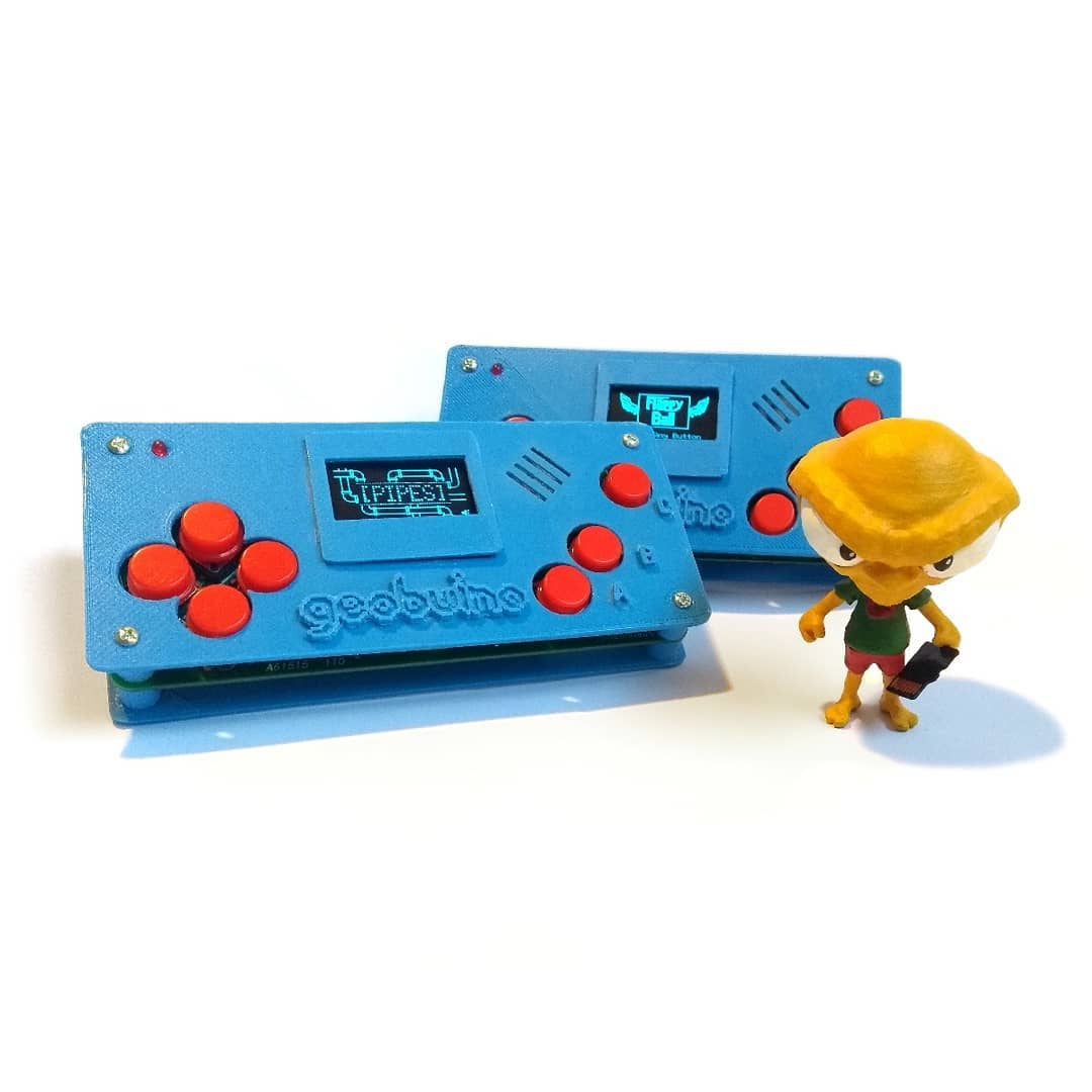 geoidlabs's tweet photo. Geobuino, la primera consola programable hecha en Argentina 🇦🇷
Precio promocional hasta agotar stock!!!
Entregas a todo el país.
#geobuino #geoidlabs #consola #retrogames #arduinoargentina #argentina #arduino #videogames #videojuegos #programacion #programming #arduboy #gamebuino https://t.co/rpGdjuHPrF