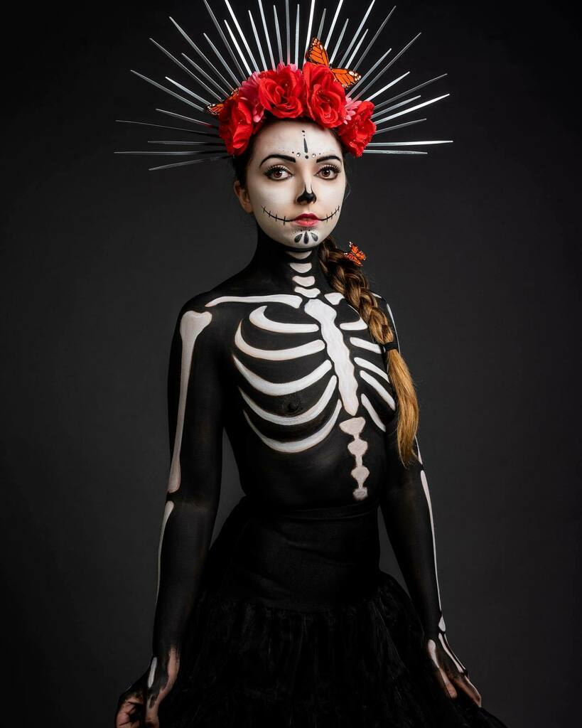 GDPhoto502's tweet photo. Día de Muertos (part 2) 
Model: @martinahmodeling 
📸: @grangerck 
👩‍🎨: @rachelhasspoken https://t.co/l8aHwz1E41 https://t.co/CagHqas8Tq