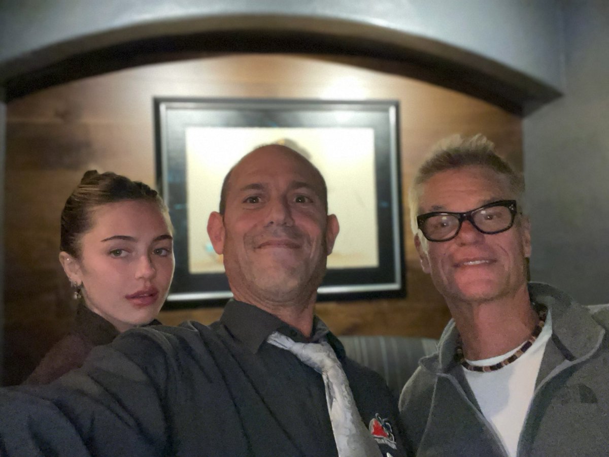 AllenElfman's tweet photo. I Had the privilege and the Honor of meeting both, the Great Harry Hamlin and your Amazing Daughter Delilah. They were both great conversationalist. I did put in an official order of $100 to buy a Jar of Harry’s Secret Sauce. My Wife are really am looking Forward to try it. https://t.co/lhspeE75MG
