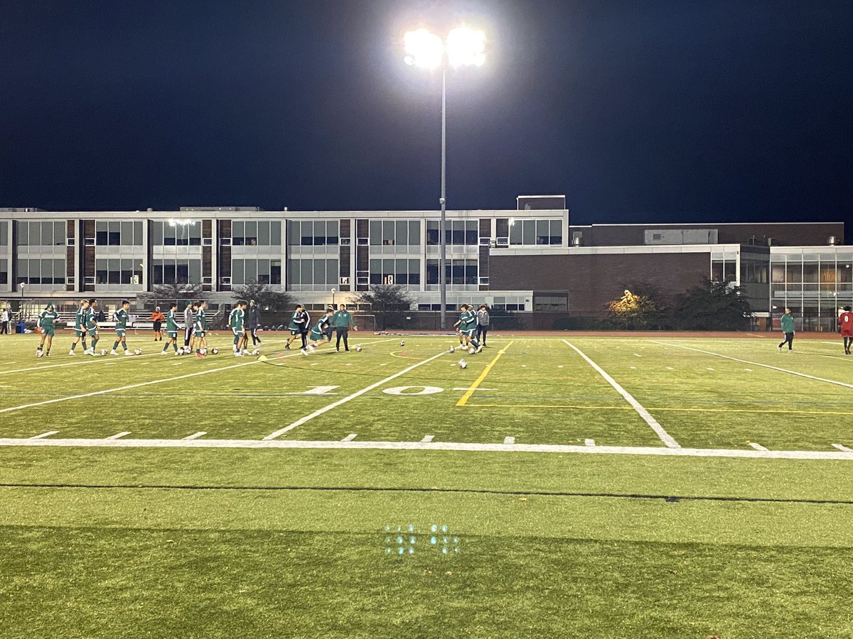 norwalkhsbears's tweet photo. IT’S TIME FOR FCIAC SEMI-FINAL SOCCER &amp; THE BEARS ARE READY!!

LET’S GO NORWALK!!!!

#bearsup #compete #bleedgreenn #NORWALK #ctsoc #packrunsdeep 

Josh Young (B.C.S.N.) https://t.co/jJpubPMCdv