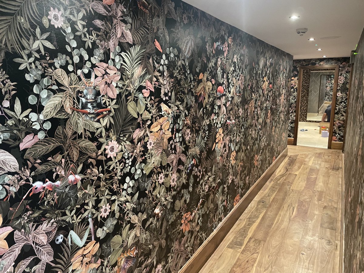 PeterMorgan152's tweet image. Liverpool bar and grill . Stunning papers and murals. A pleasure to be a part of this fabulous refurb