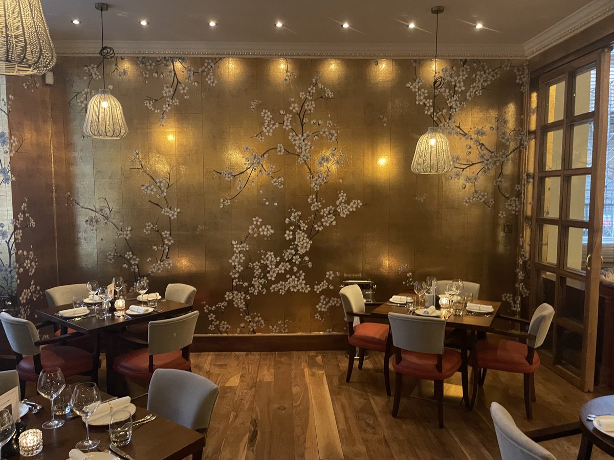 PeterMorgan152's tweet image. Liverpool bar and grill . Stunning papers and murals. A pleasure to be a part of this fabulous refurb