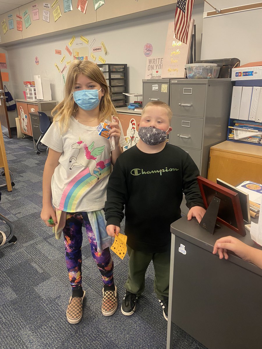 Kindness matters from one class to another - thank you to Vinny for sharing his juice 😊<a href="/MissBartlett315/">Miss Bartlett</a>
<a href="/teammre/">team MRE</a>
#KindnessMatters 
#BeKind 
#bighearts