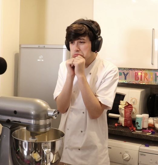 crimsonstem's tweet photo. heard ur looking for insta pics  #georgebakingstream https://t.co/vdX2OmNByz
