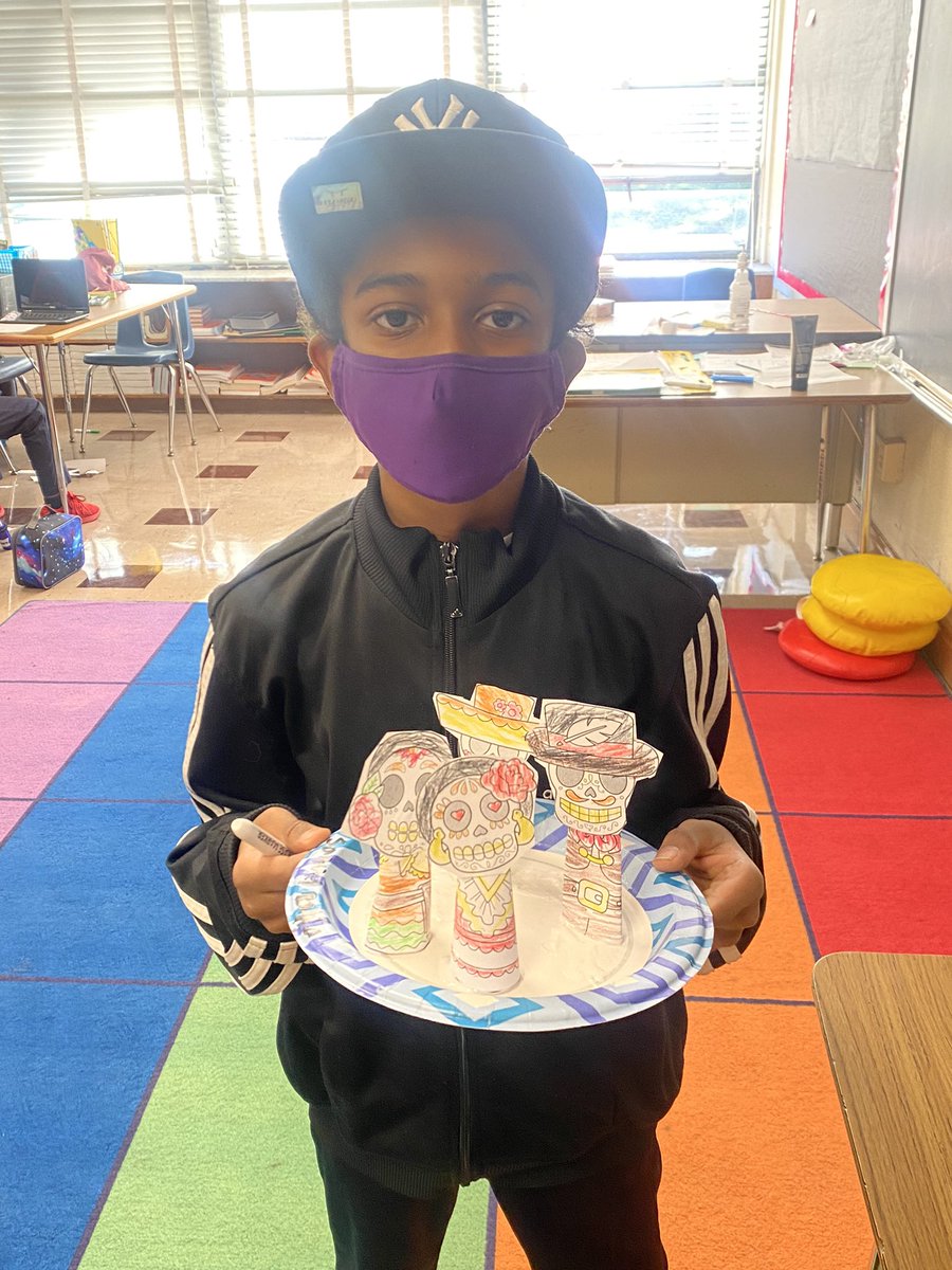 CHES_TAG's tweet photo. Arts Integration during our Hispanic Heritage Experience!! Our @capitolheightse scholars/artists were ready!! #CHESWECAN #CHESROCKS #TheCHESway #CHESTAG4 #chesMccotter4 https://t.co/XZoL1NFFkI