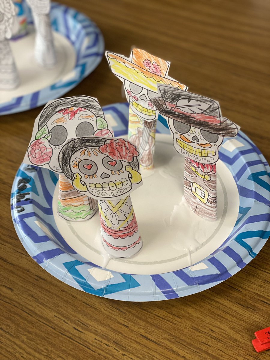CHES_TAG's tweet photo. Arts Integration during our Hispanic Heritage Experience!! Our @capitolheightse scholars/artists were ready!! #CHESWECAN #CHESROCKS #TheCHESway #CHESTAG4 #chesMccotter4 https://t.co/XZoL1NFFkI