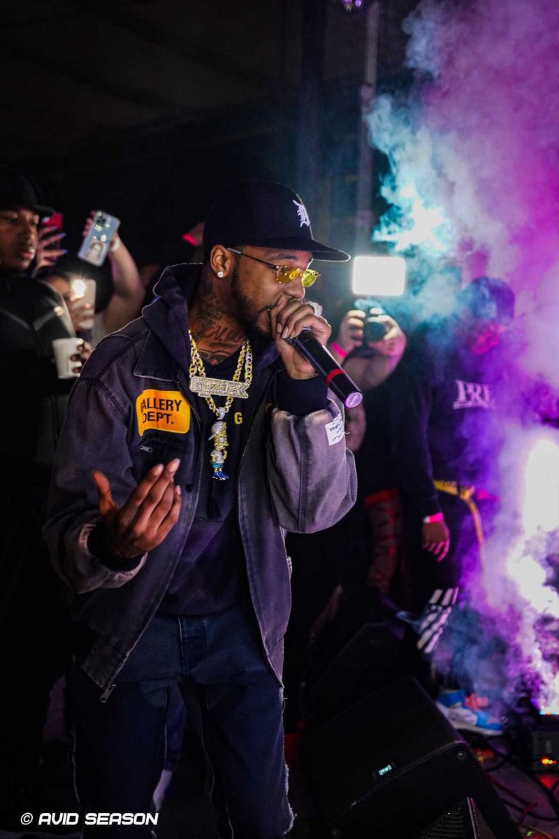 HOUSEPARTY2K tweet media