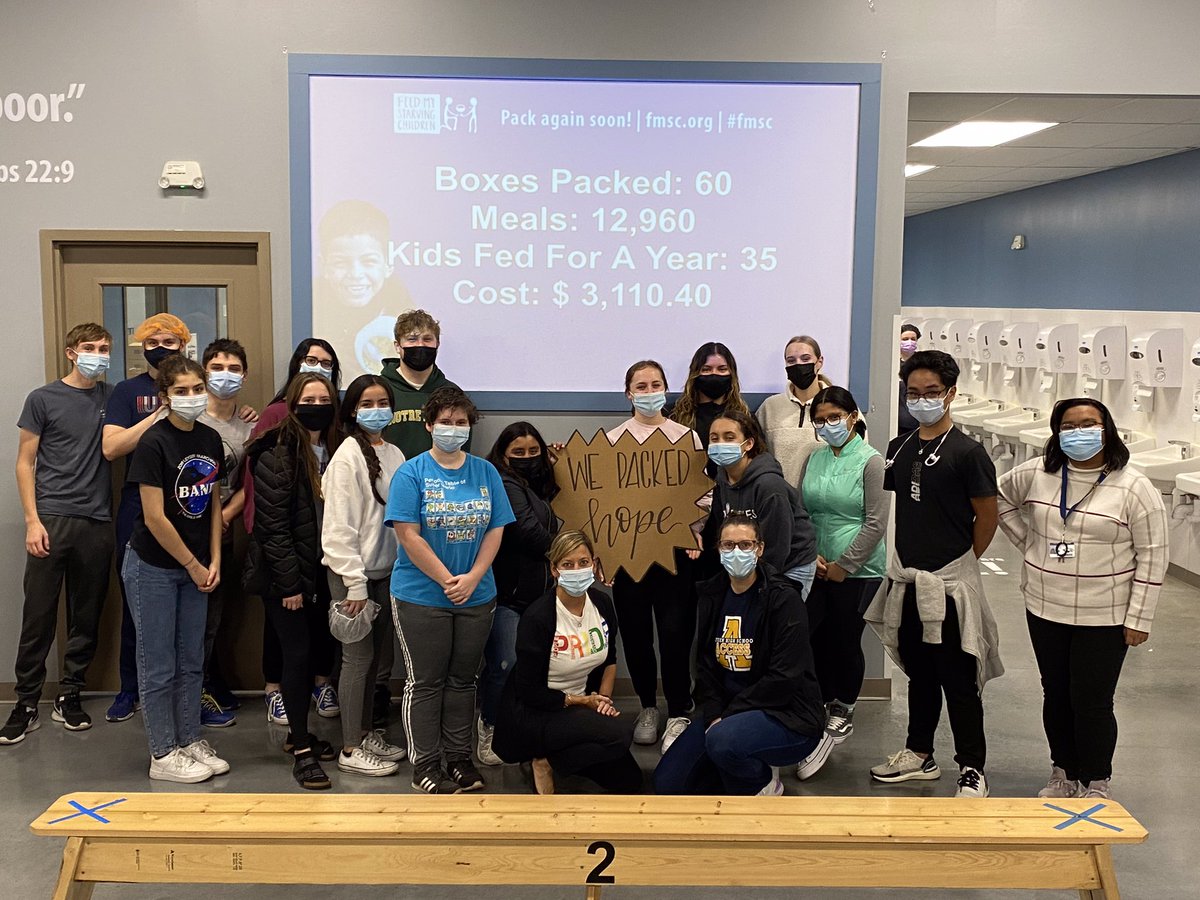 ksobieski212's tweet photo. East Class of 2023 volunteering at Feed My Starving Children #leydenpride @Annettemill511 #fmsc https://t.co/m2bB56jnXP