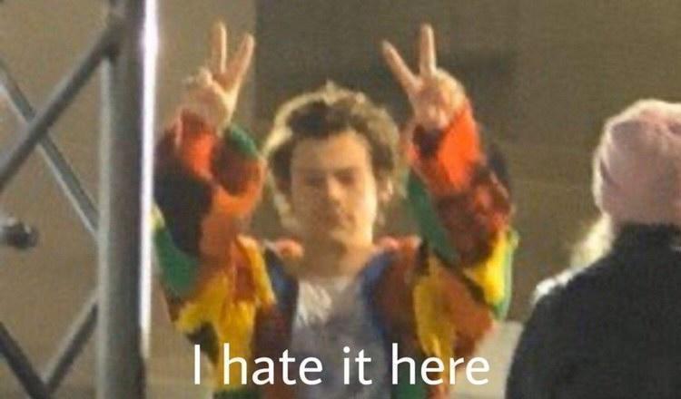 k1ngofmyheart28's tweet photo. WAIT, WAIT- I JUST SAW SMTH ON INSTAGRAM-

HARRIES REALLY LEAKED HARRY'S NÛDES, AND THEY KEEP SPREADING THEM?

WTF ARE Y'ALL ON-

FFS, RESPECT HIS PRIVACY-

YOU ARE EMBARRASSING THE FANDOM-

HARRY DESERVES MUCH BETTER

#HarryStyles #Harryween #harries #henries #wtf #STOP https://t.co/5lKAkoCp6d