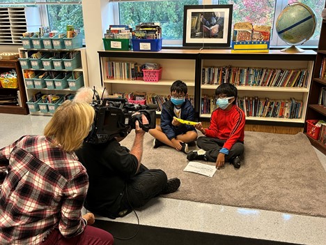 es_hollow's tweet photo. 5th grade students are so excited &amp; ready for Meet the Author event @FCPS_IDTS! To prepare for broadcast, they shared their cool projects based on @Jarrett_Lerner's fab &amp; fun books – Enginerds &amp; Geeger are such a hit at our school! Thanks to @STEAMatSHES for help! @SHES_Dolphins https://t.co/M31NBKum4S