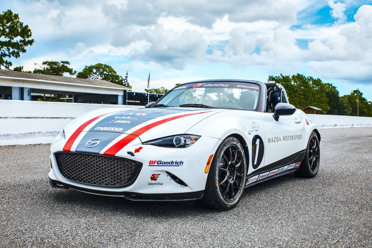 RoadandTrack's tweet photo. There's a reason why everyone loves the MX-5 Cup. https://t.co/jtjYaXt5kB https://t.co/eKOwBausA1