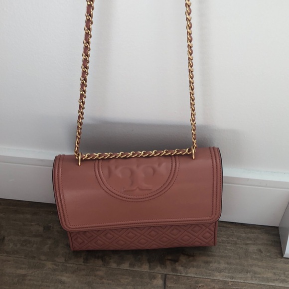 So good I had to share! Check out all the items I'm loving on <a href="/Poshmarkapp/">Poshmark</a> #poshmark #fashion #style #shopmycloset #toryburch: posh.mk/omstVszgQkb
