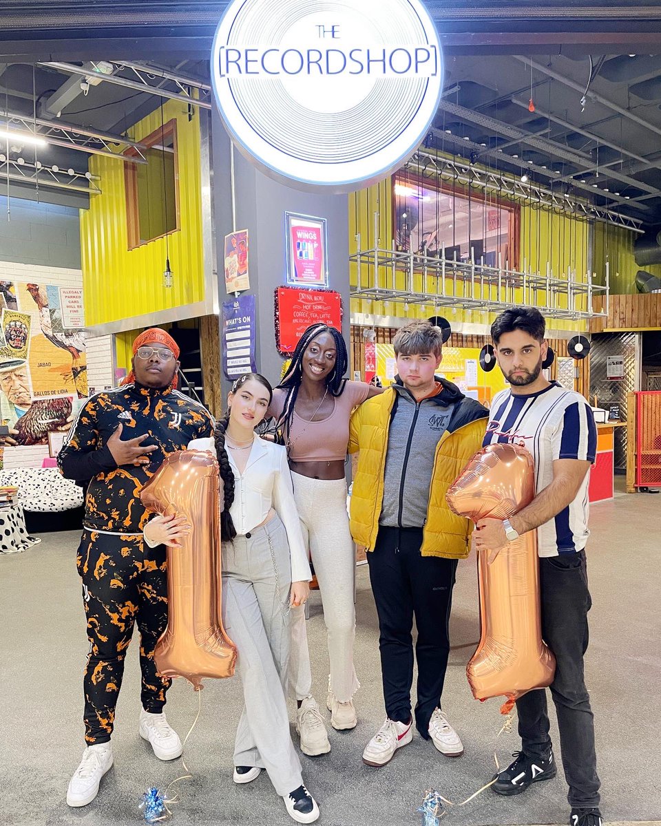 the_recshop's tweet photo. Congratulations to all our RecordBreakers who completed our 12th Youth Programme! πππ Such amazing talent that we have the priveledge of supporting! Yesterday was also our 1 year anniversary @mallwoodgreen π thank you!
#therecshow
#therecshop
#youthprogramme https://t.co/n19wSUjbYF