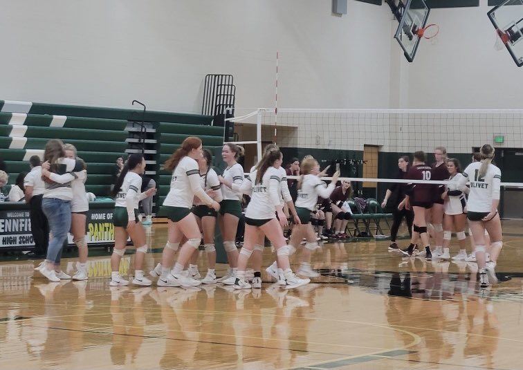 Congrats to the varsity volleyball squad, which defeated Eaton Rapids, 25-23, 17-25, 20-25, 31-29, 15-10, in tonight‘s first-round district match at Pennfield!