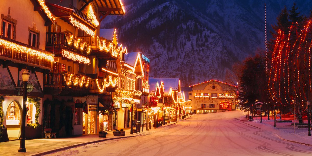 slimboytrill's tweet photo. Garfield, NJ during the holiday season 😍 https://t.co/DlwLwIsT0J