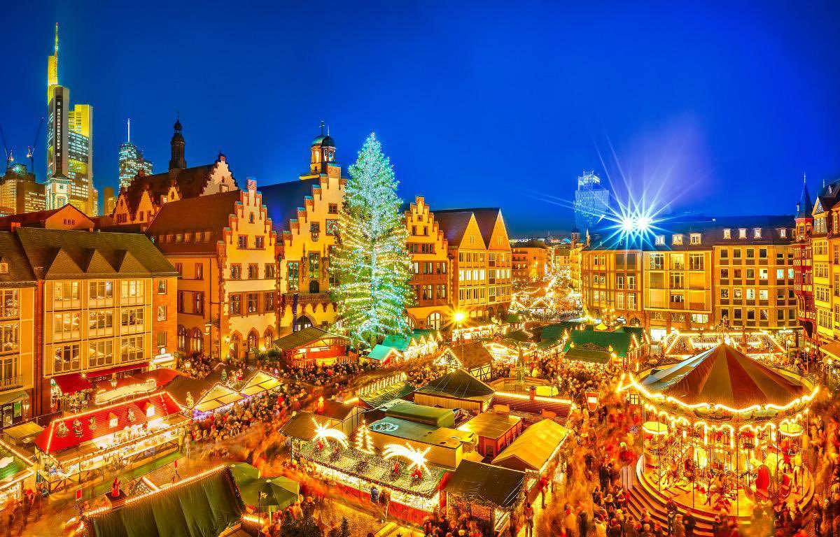 slimboytrill's tweet photo. Garfield, NJ during the holiday season 😍 https://t.co/DlwLwIsT0J