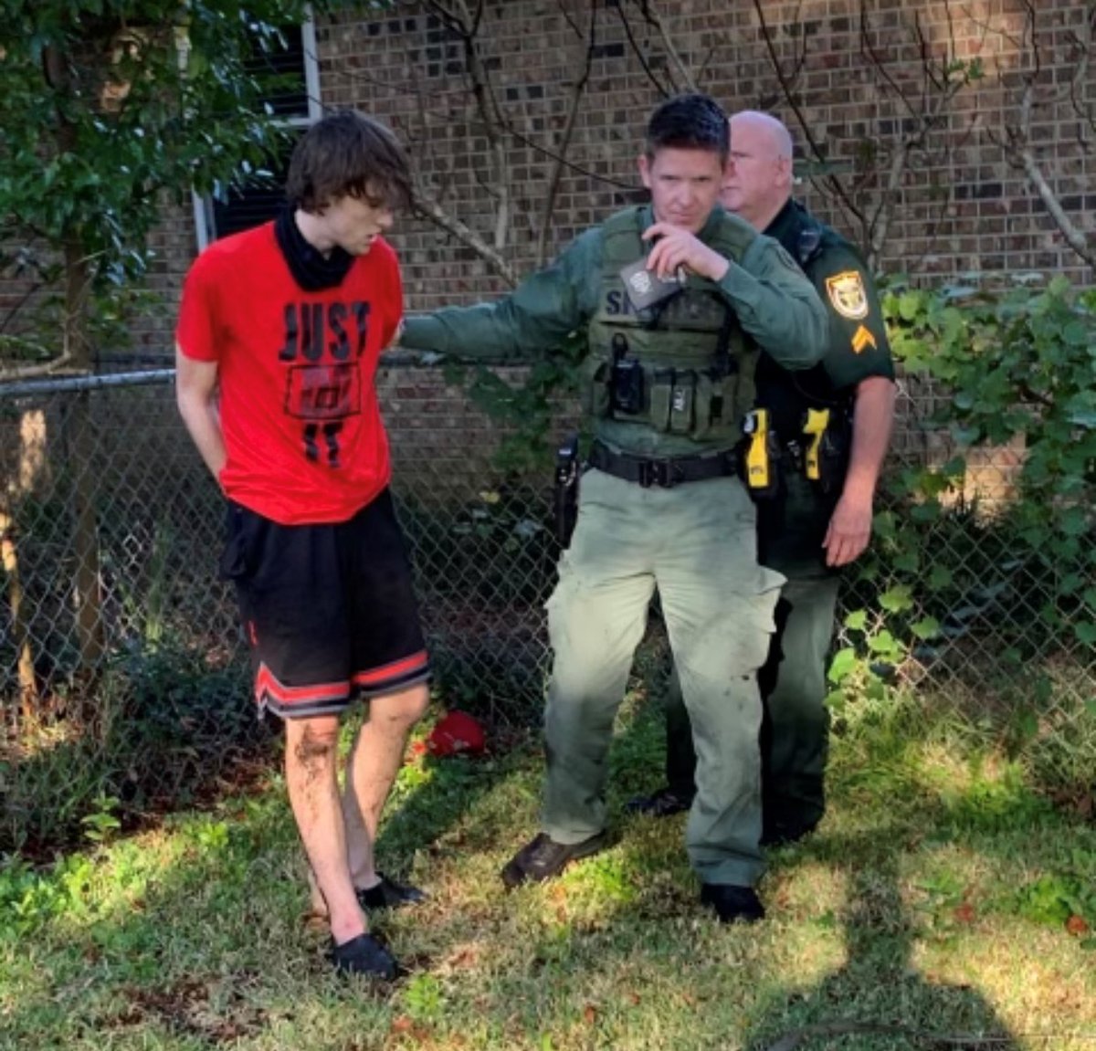 OCSOALERTS's tweet photo. Spence Phillips is charged with #homeinvasionrobbery,  #burglary and more after breaking into an occupied home in Shalimar armed with a crowbar, and trying to enter another one. Deputies and investigators, along with a #K9 Unit, located Phillips after he tried to run and hide. ⭐️ https://t.co/QAnGWaR1tA