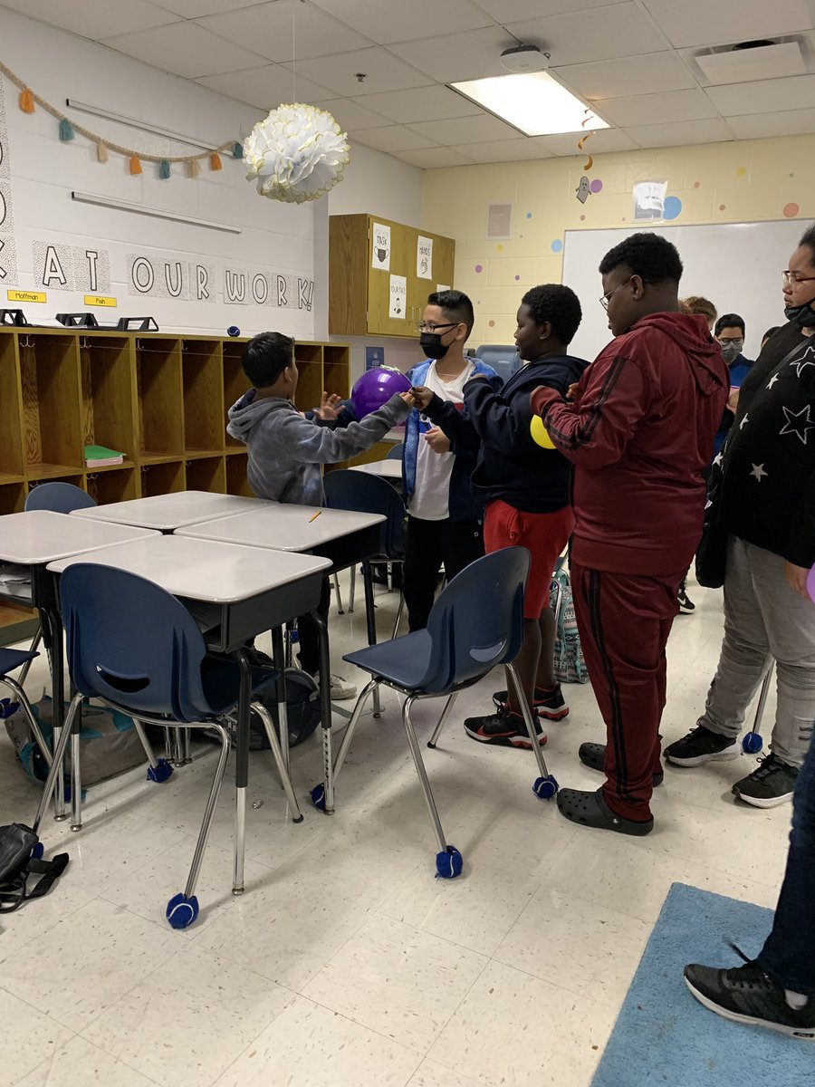 ahoff1538's tweet photo. Learning about Newton’s 3rd Law of Motion with balloon rockets! @Warren_Elem @perkinsonreads https://t.co/D7XmddCiLP