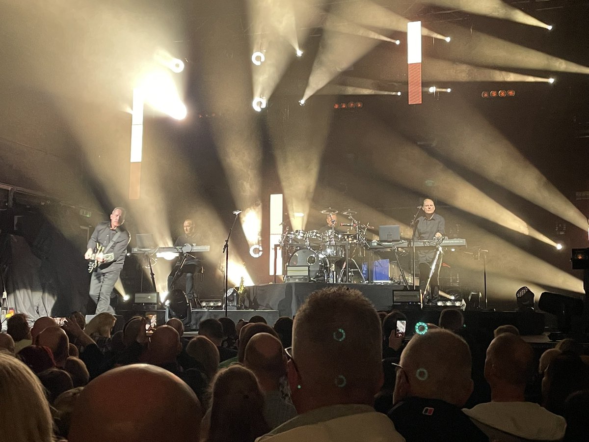 Just saw <a href="/OfficialOMD/">Orchestral Manoeuvres in the Dark</a>…it was an amazing show! FT 😁