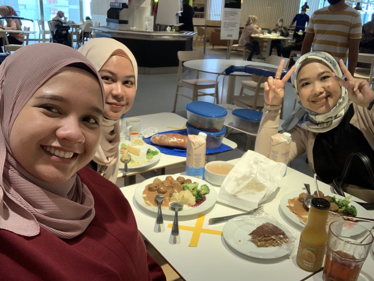 ayunirady's tweet photo. sbb smlm ofis bg cuti..finally dapat makan jgk😋😋😋..tq kak hani n kak d https://t.co/jlTkafGQAb