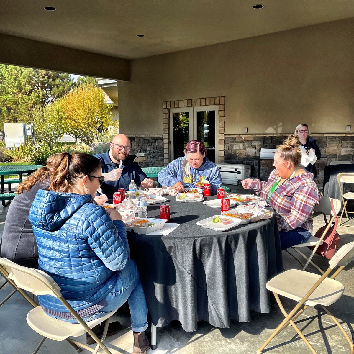 SenskeServices's tweet photo. Today our Corporate Office, Contact Center, and Kennewick, WA branch all got together to celebrate fall at our Fall Fiesta! 🍂 We enjoyed food from Corralejo Catering and fresh churros from Viera's Bakery! Happy Fall everyone! #senskeservices https://t.co/vOJtZ9DI0X