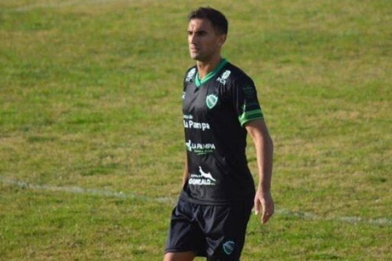 InteriorFut's tweet photo. Al aire en #IFRADIO, pasó la palabra de Agustín Díaz, volante de @FerroDeLaPampa para hablar por los incidentes vividos ante Huracán Las Heras en el que resultó baleado Mauricio Romero, DT del Verdolaga. https://t.co/uRCF4zijCF