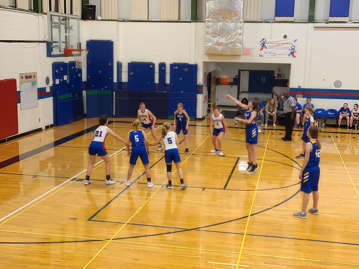 IolaMiddle's tweet photo. 8A down at half, 22-2. https://t.co/IcqRq0wjFE