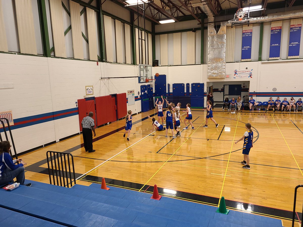 IolaMiddle's tweet photo. 8A down at half, 22-2. https://t.co/IcqRq0wjFE