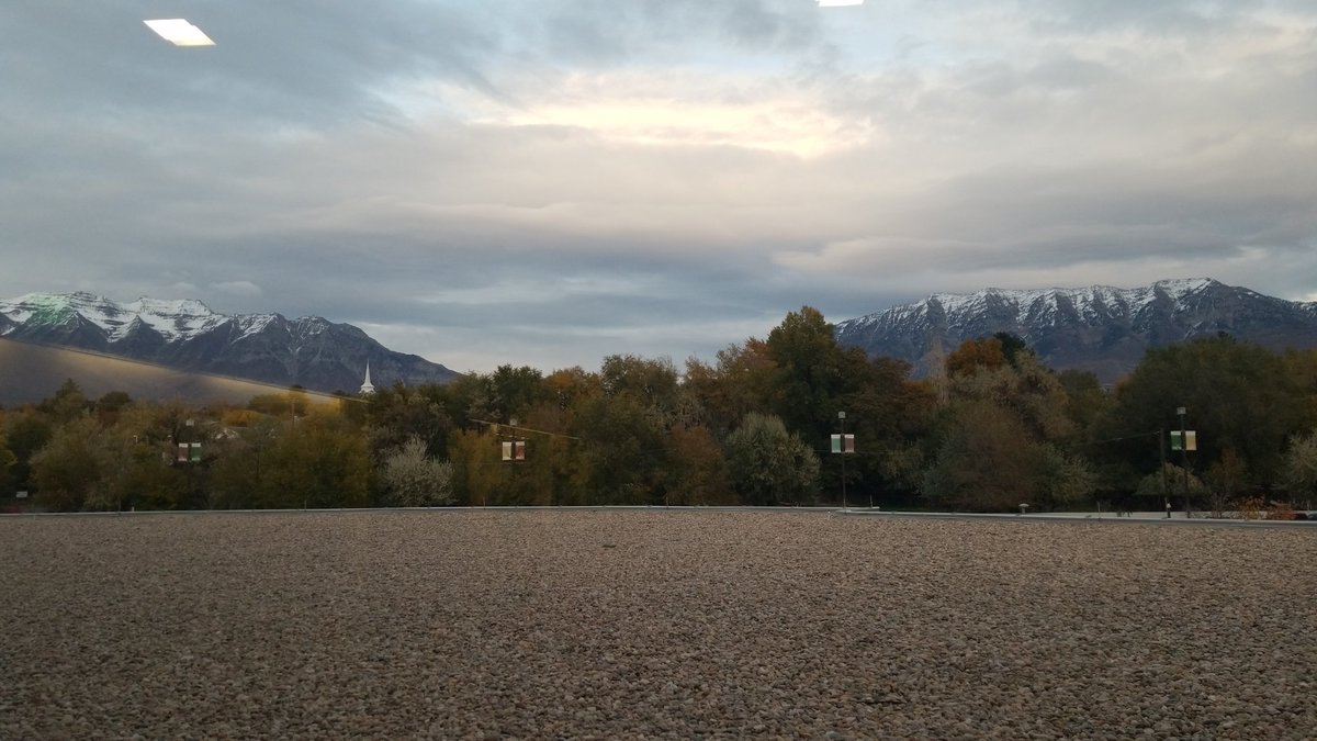 deafstudiesuvu's tweet photo. Come join our team!  Mountains are beautiful today! https://t.co/AFnIWT73Mo