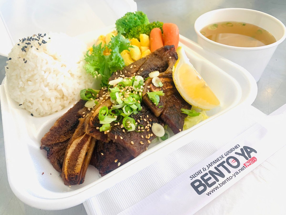bento_ya's tweet photo. Come on down and try our BBQ short ribs plate! It's a great item to have off the grill! Its definitely worth the try 😀😋😀

📍Bento-ya
Sushi and Japanese Gourmet
Open 11:00am - 9:00pm
(Closed on Sunday)
#BishamonGroup #Daikokuya
#JapaneseRestaurant #BBQ #Togo
#LA #plate #patio https://t.co/iX7qLa3CXy