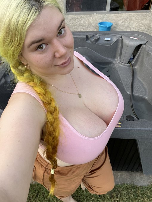 MY GREAT FAIRY FOUNTAIN HAS ARRIVED! https://t.co/rRh4SmbuOm